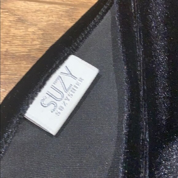 Velvety double v neck top - Picture 8 of 10